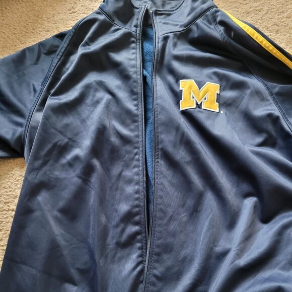 Russell Michigan Wolverines full-zip, like new XL polyester jacket with pockets - Picture 1 of 4